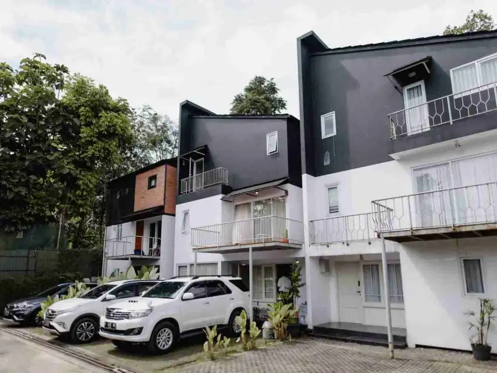 Dijual rumah 3Lantai Bagus Sejuk Bojong Koneng Cikutra Bandung