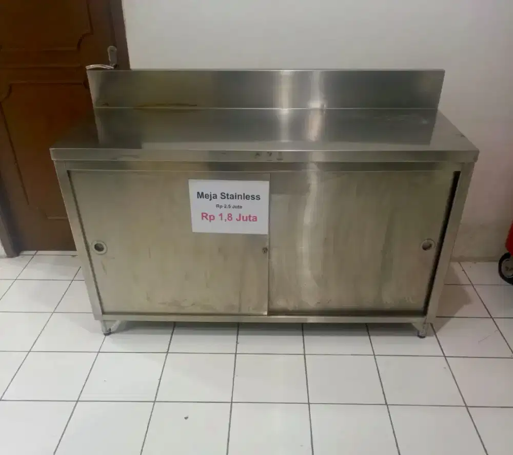 Meja Stainless, kondisi 89% masih OK, jual murah!
