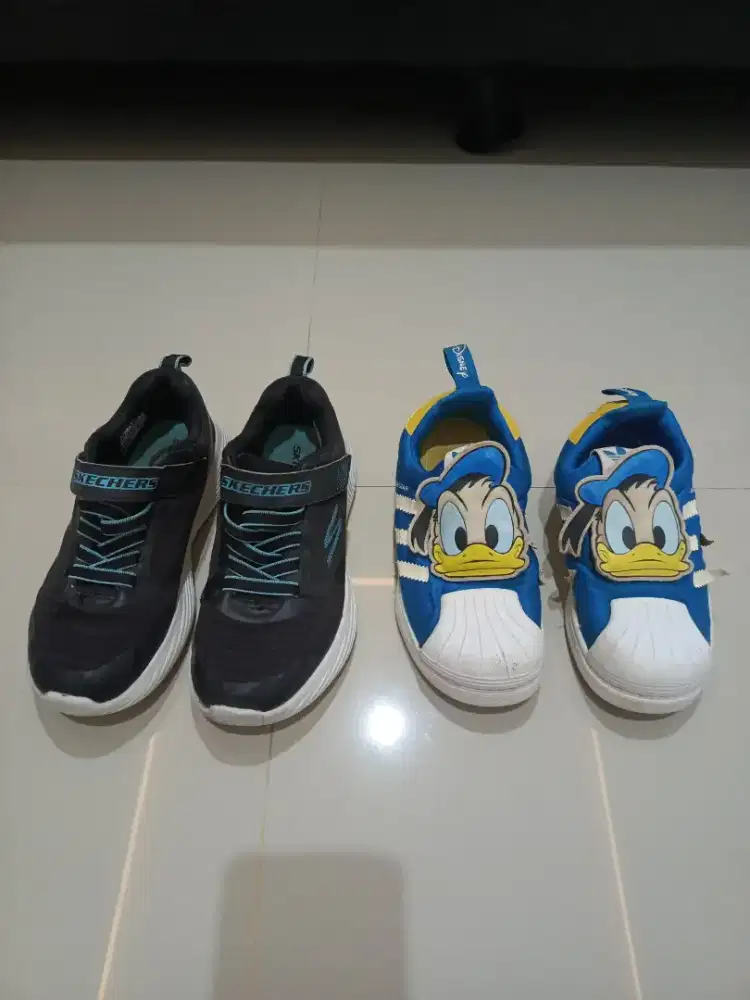 Sepatu 2 Ori, Skechers uk 31 & adidas Disney superstar uk 30,1/2 500rb