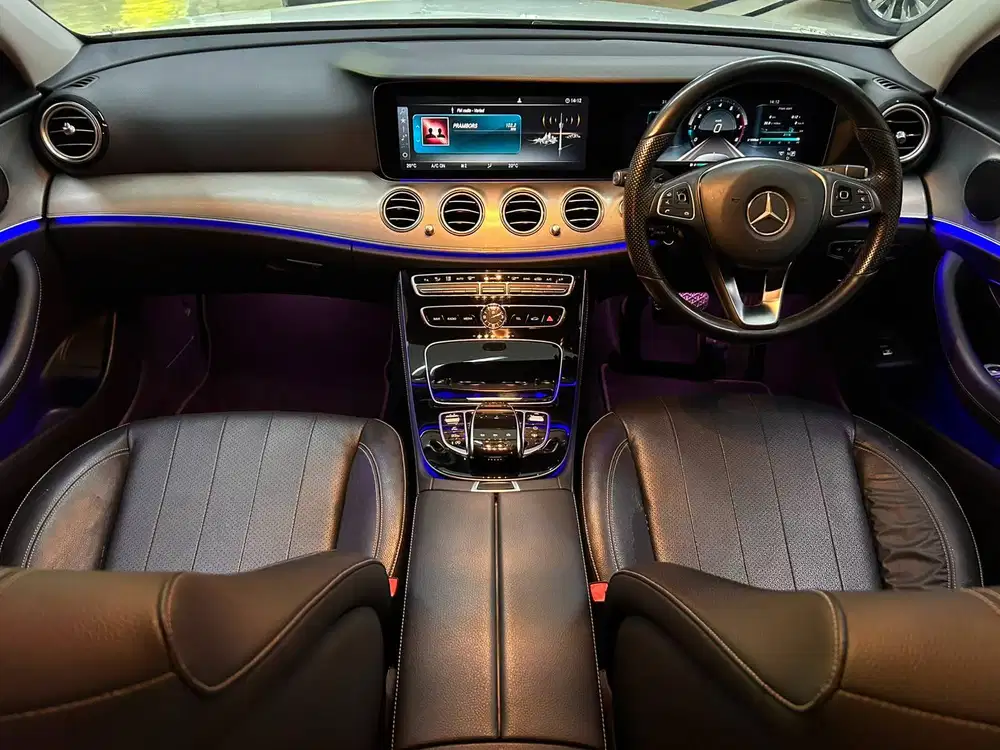 Mercedes Benz E250 Avantgarde AT 2018 Putih Km46rb B1910UAG Nik 2017