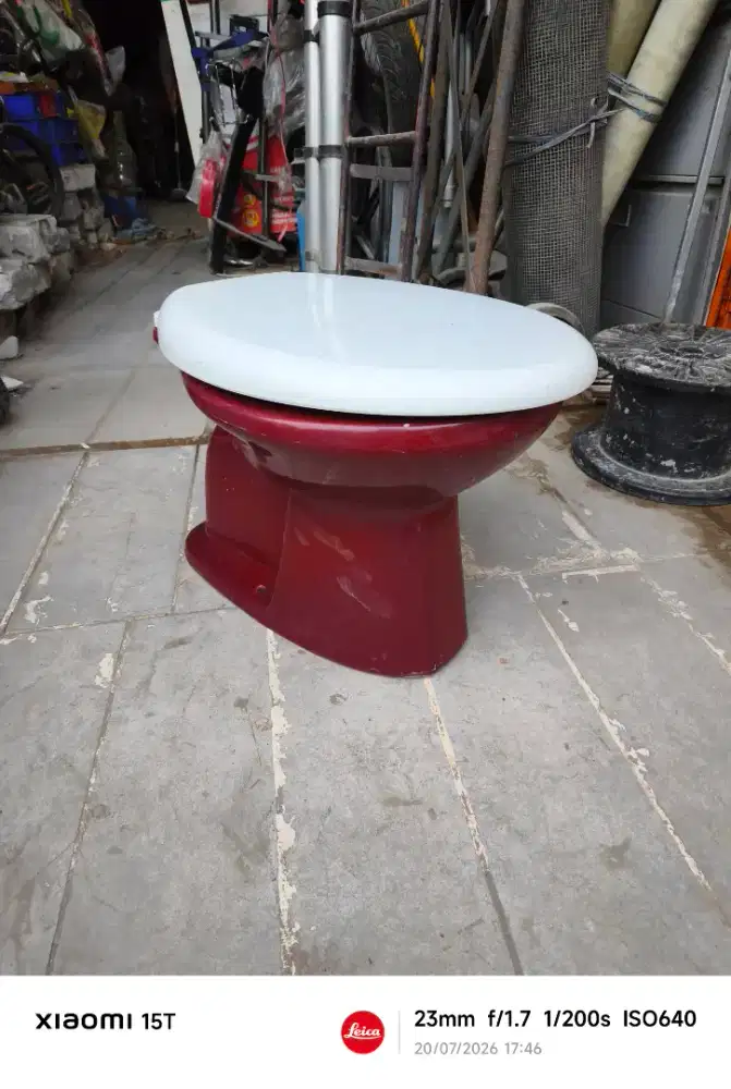 WC KLOSET DUDUK MANUAL SIRAM MERK AMERICAN STANDARD BEKAS SEKEN