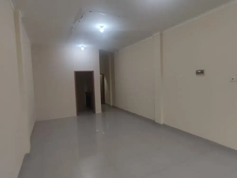 Disewakan ruko siap pakai cocok untuk kantor di taman surya