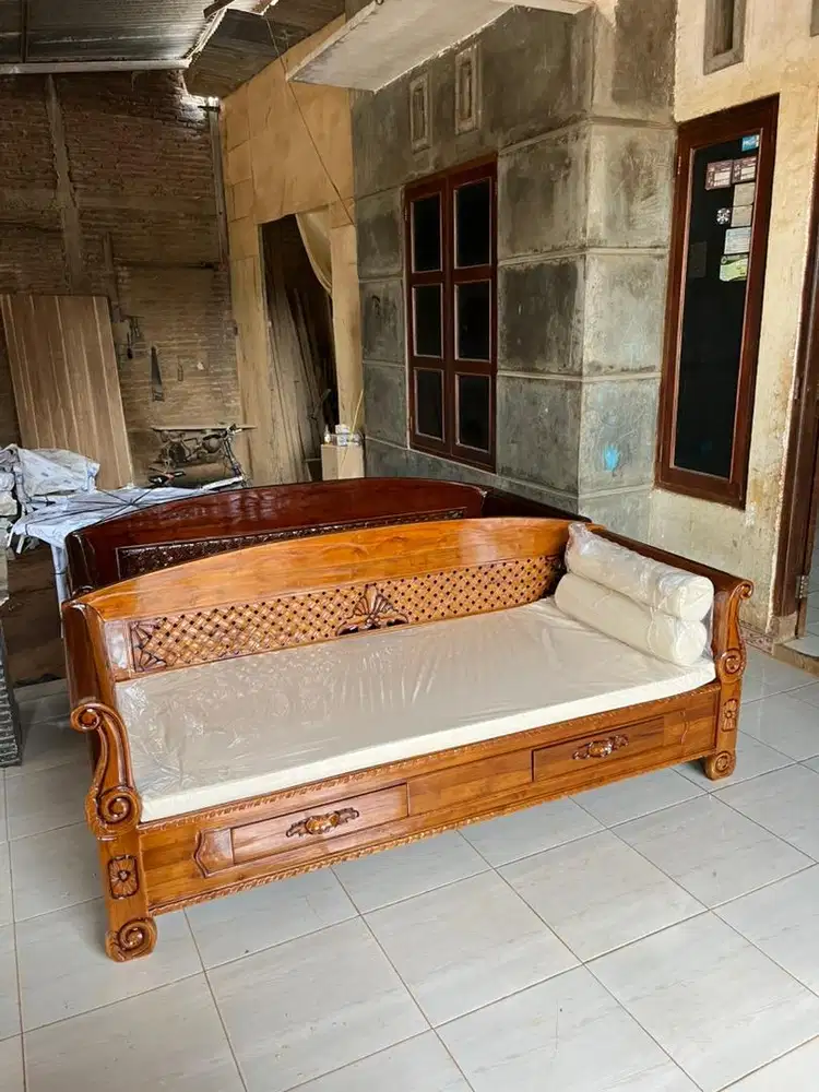 Bangku risban bale jati tua