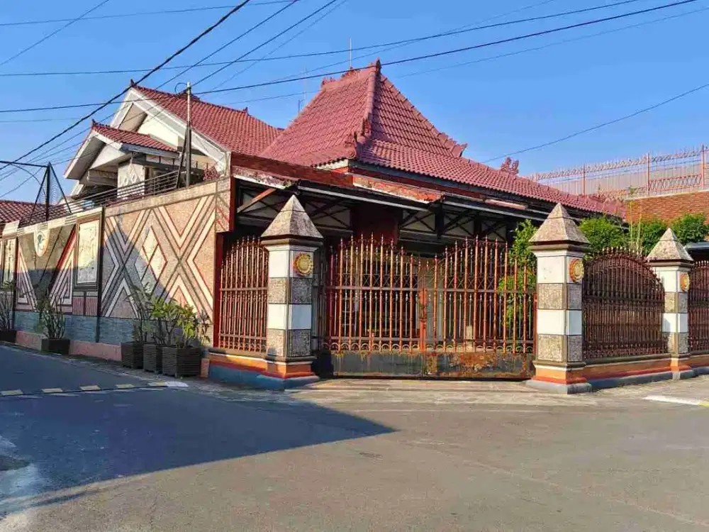 Rumah Mewah Luas 3lt di Sumber
