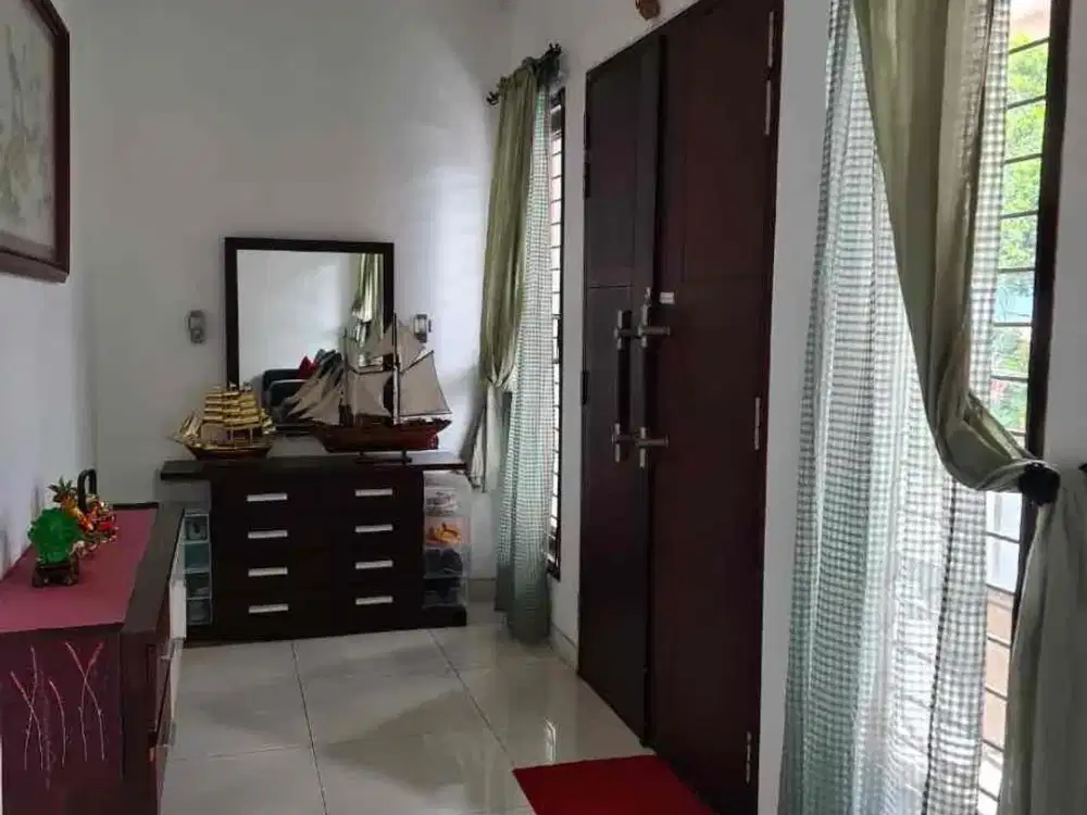 HARGA NEGO! Dijual Rumah Besar di Komplek Sunter - Lokasi Strategis