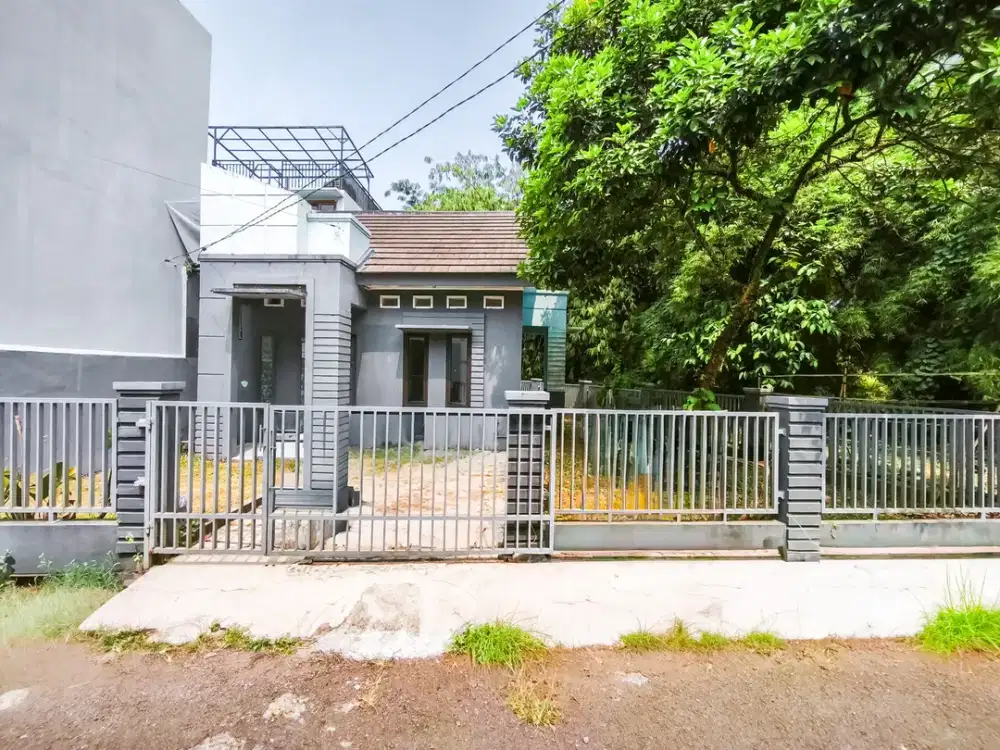 Rumah Terawat 1 Lt 8 menit ke Stasiun Depok Lama Hadap Selatan J-51655