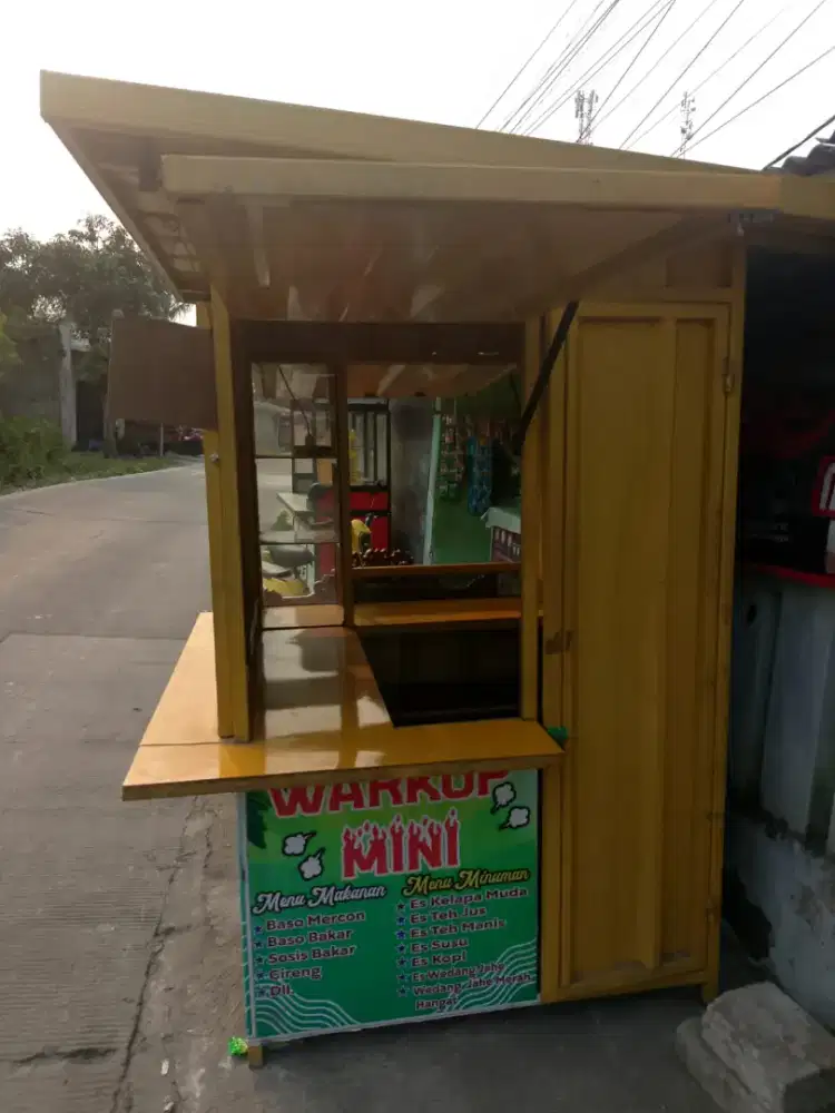 jual cepet aja ni stand jualan tinggal pake 4jt nego sampe jadi,
