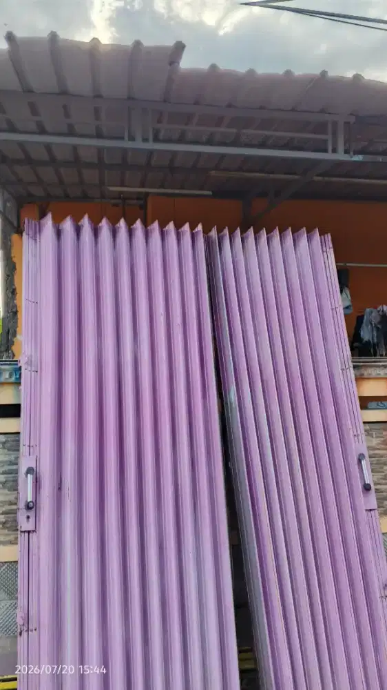 Folding gate bekas