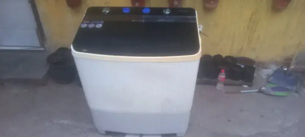 Mesin cuci 2 tabung politron