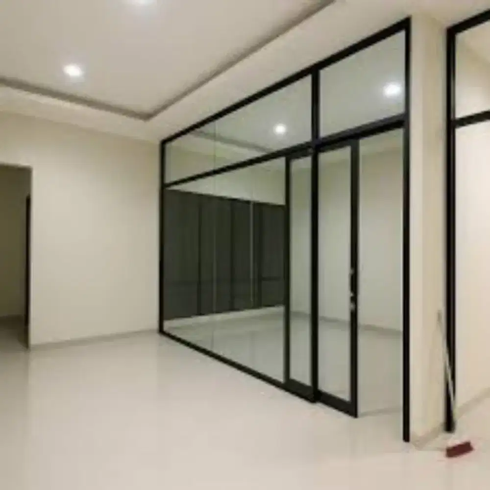 Kusen pintu almunium dan kaca