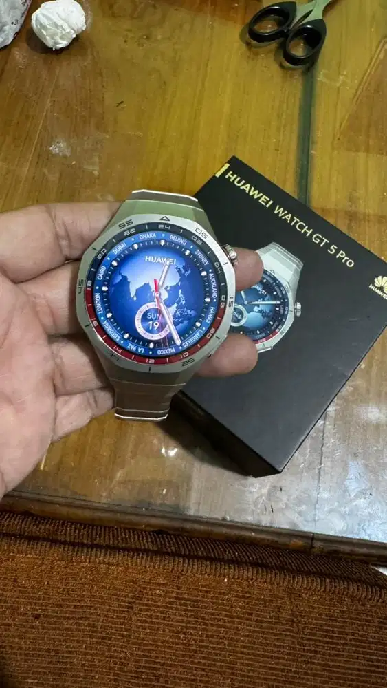 Smartwatch Huawei GT 5 Pro 46 mm tipe tertinggi Titanium