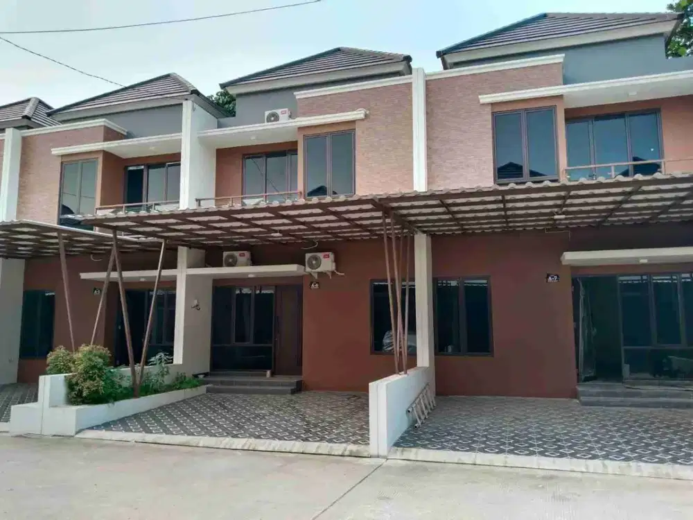 Rumah 2 lantai siap huni 2 menit ke kota wisata cibubur