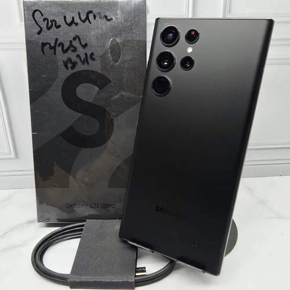 Samsung Galaxy S22 Ultra 12/256GB Black Resmi SEIN Like New Fullset