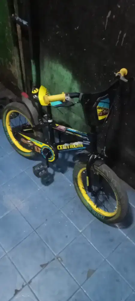 Sepeda BMX centrum UK 16