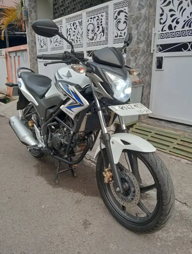 Jual cepet istimewa CB 150 R fi 2103