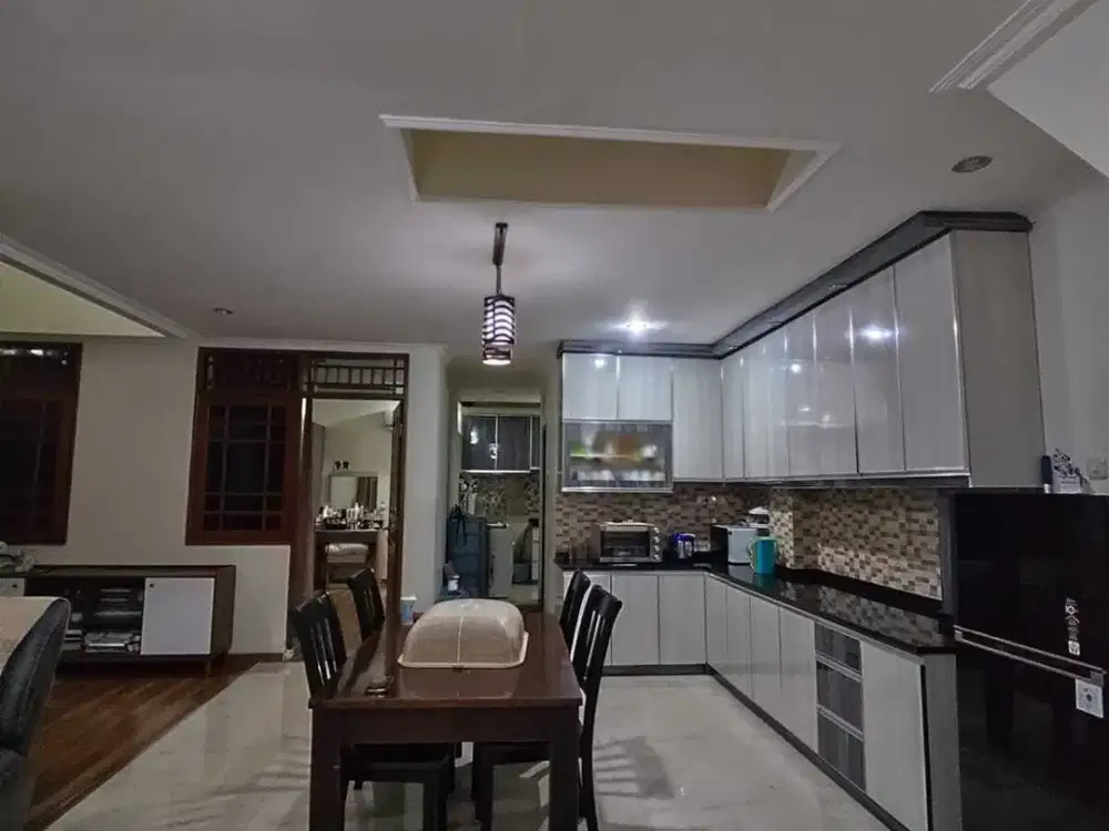 Rumah siap huni, lokasi strategis