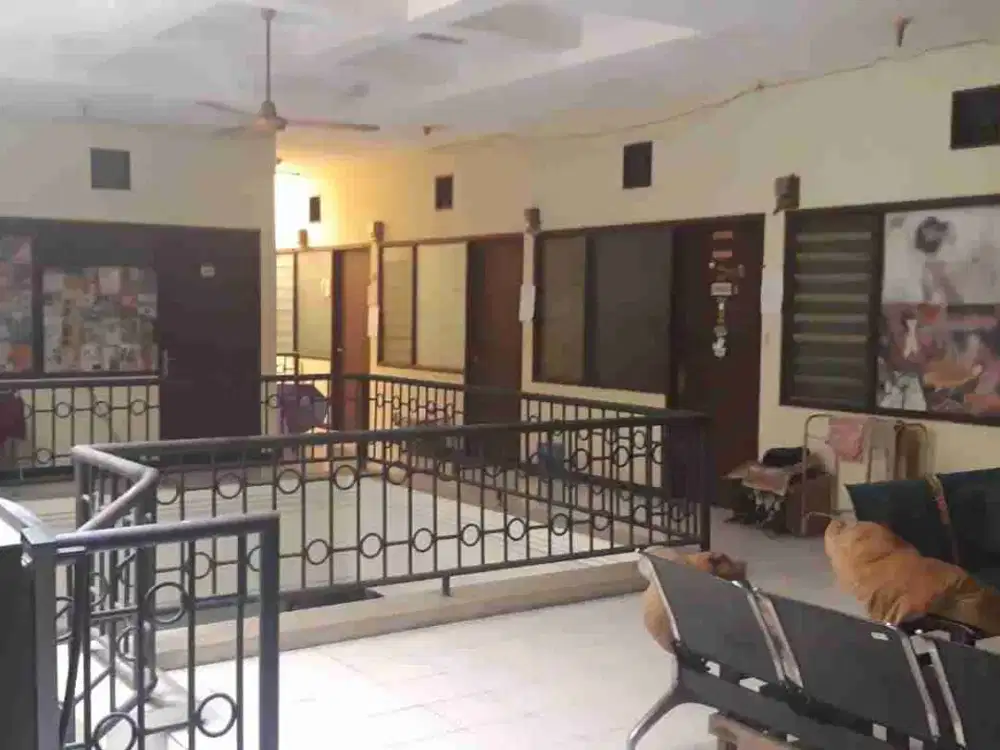DIJUAL RUMAH KOST AKTIF SIWALANKERTO DEKAT UK PETRA
