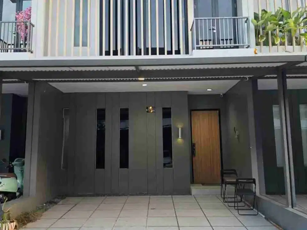 Dijual / Disewakan Rumah 2 Lantai di  Z Living Lake  Grand Wisata