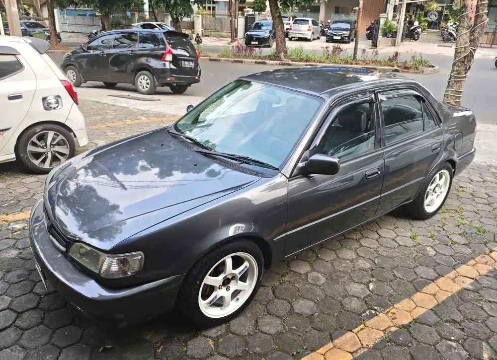 Toyota Corolla 2000 Bensin