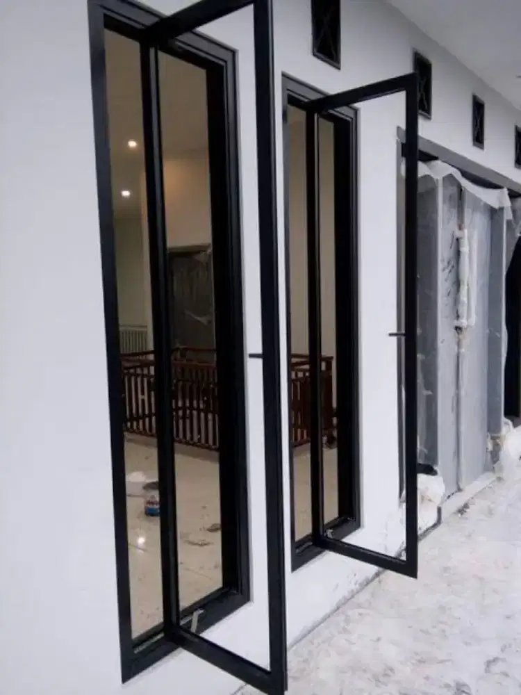Kusen dan pintu almunium kaca