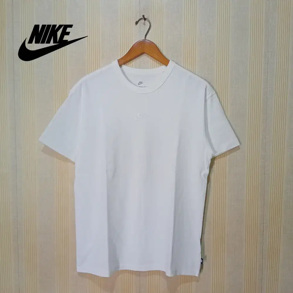 Nike Sportswear Essentials T-Shirt White Men's Size M
