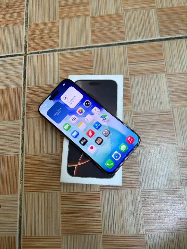 IPhone 16 pro max 256 gb desert titanium