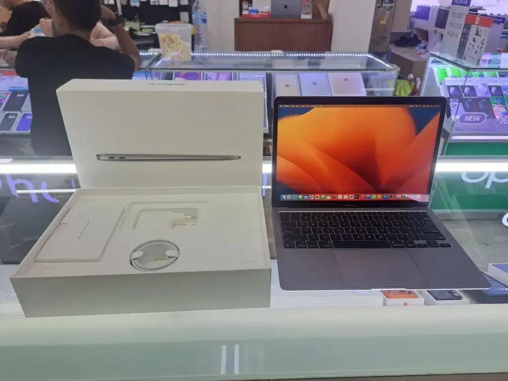 Second Macbook Air M1 8/256GB SSD Gray IBOX ON Mulus Like New Nego