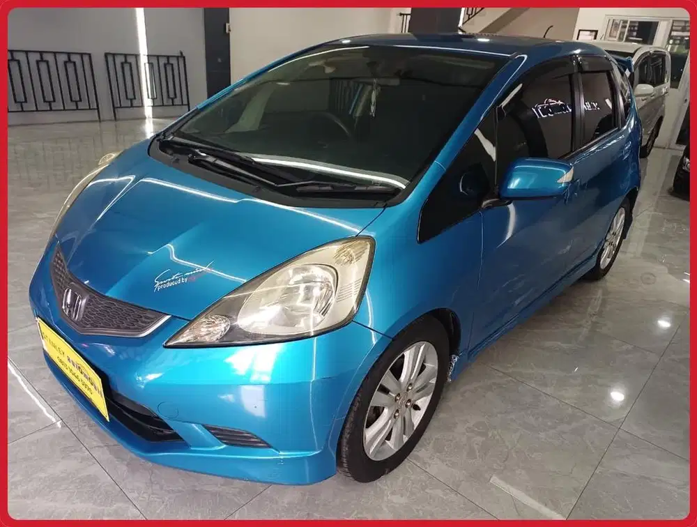 HONDA JAZZ 1.5 RS AT 2010 Low KM