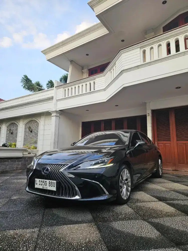 LEXUS ES 300 H 2020