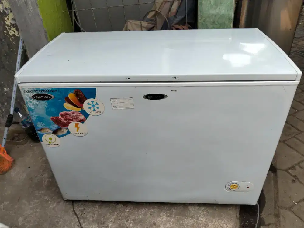 Jual butuh freezer box ukuran 300 liter normal beku cepat merata