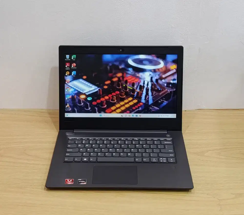Laptop LENOVO V330-14ARR AMD Ryzen 3-2200U RAM 4GB SSD 256GB