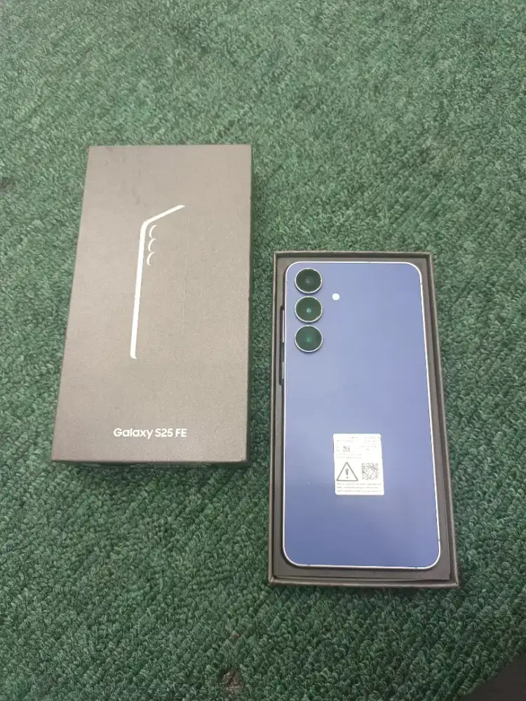 Samsung s25 FE 8/256gb fullset resmi sein like new 
Kondisi fisik 98%