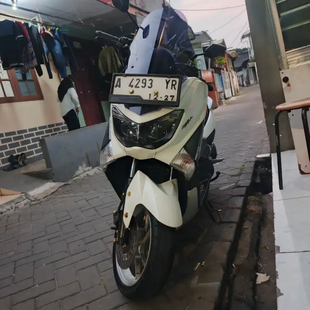 Nmax putih 2018