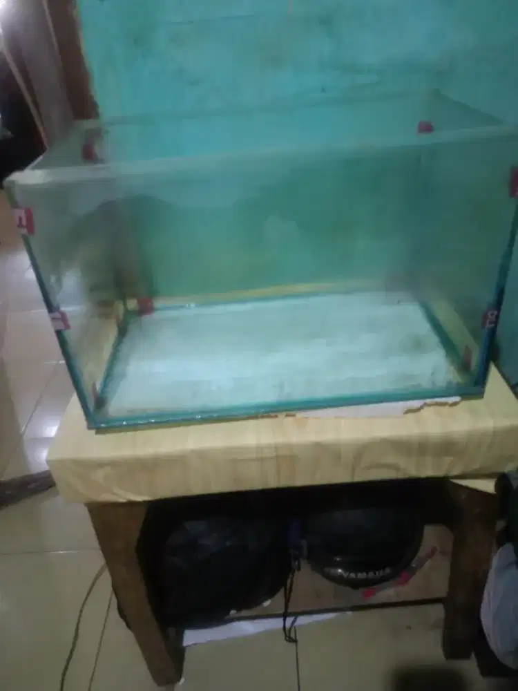 Aquarium ikan kondisi masih mulus
