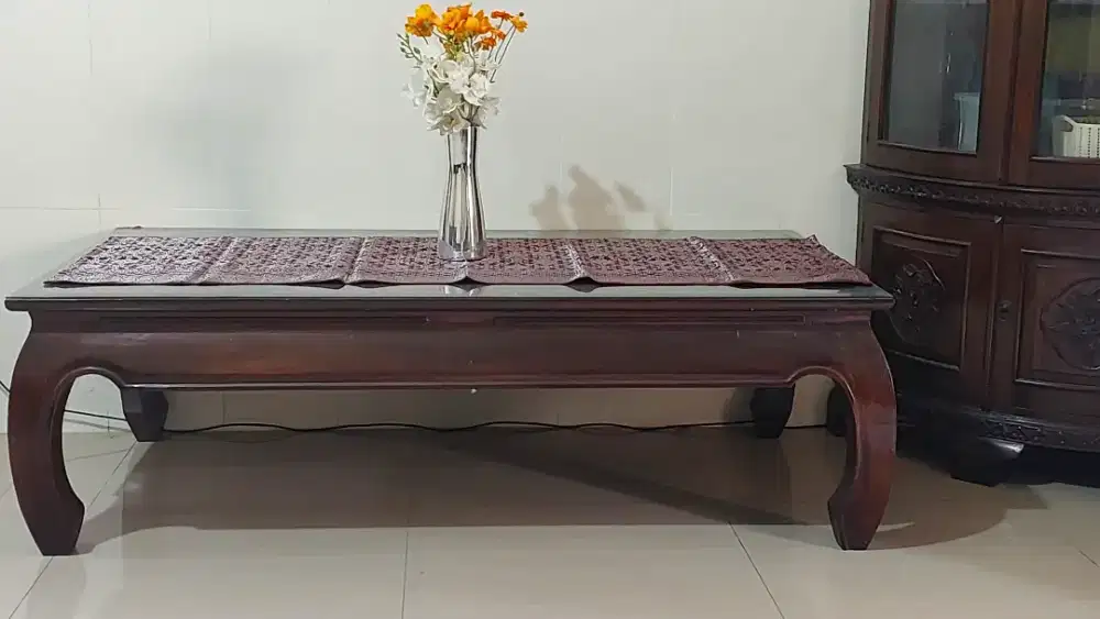 Dijual meja tamu terbuat darijati