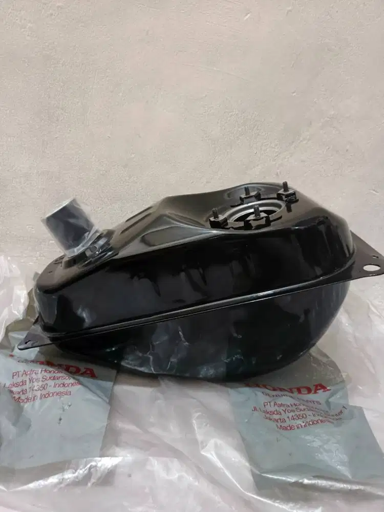 TANGKI BENSIN FULL TANK PCX 160 BARU original AHM