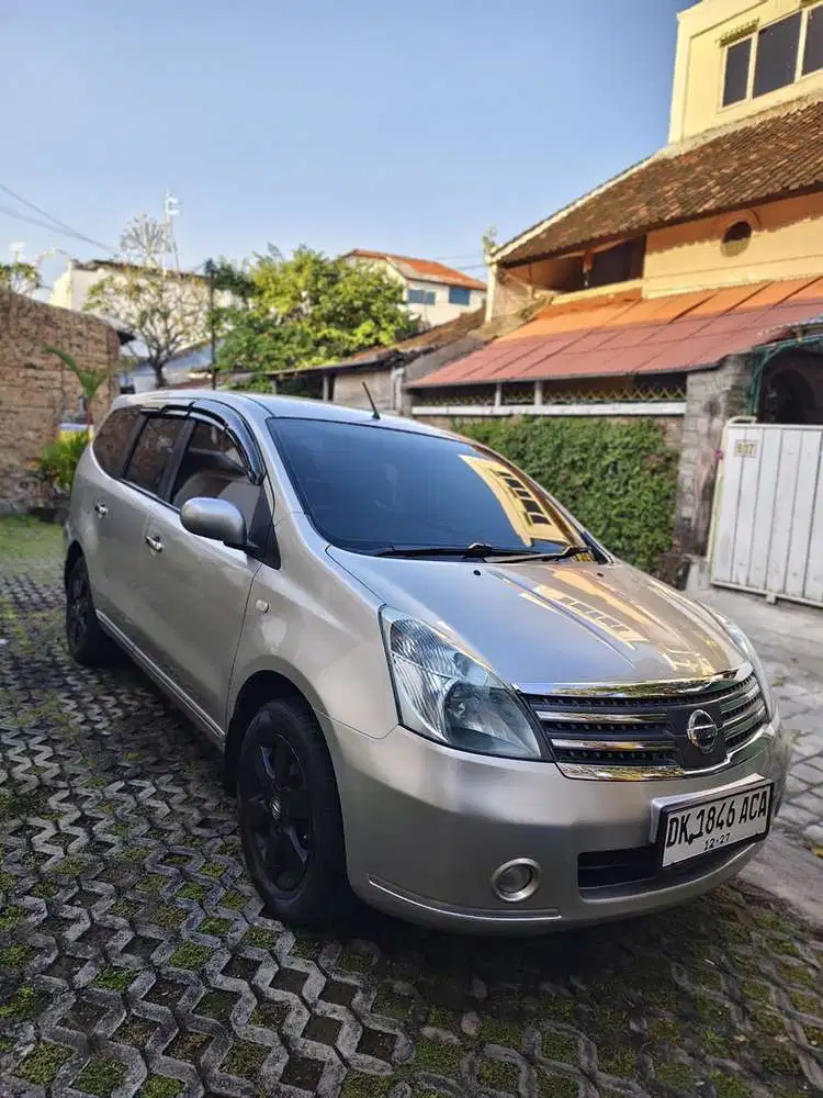 Nissan Grand livina 2010 Bensin
