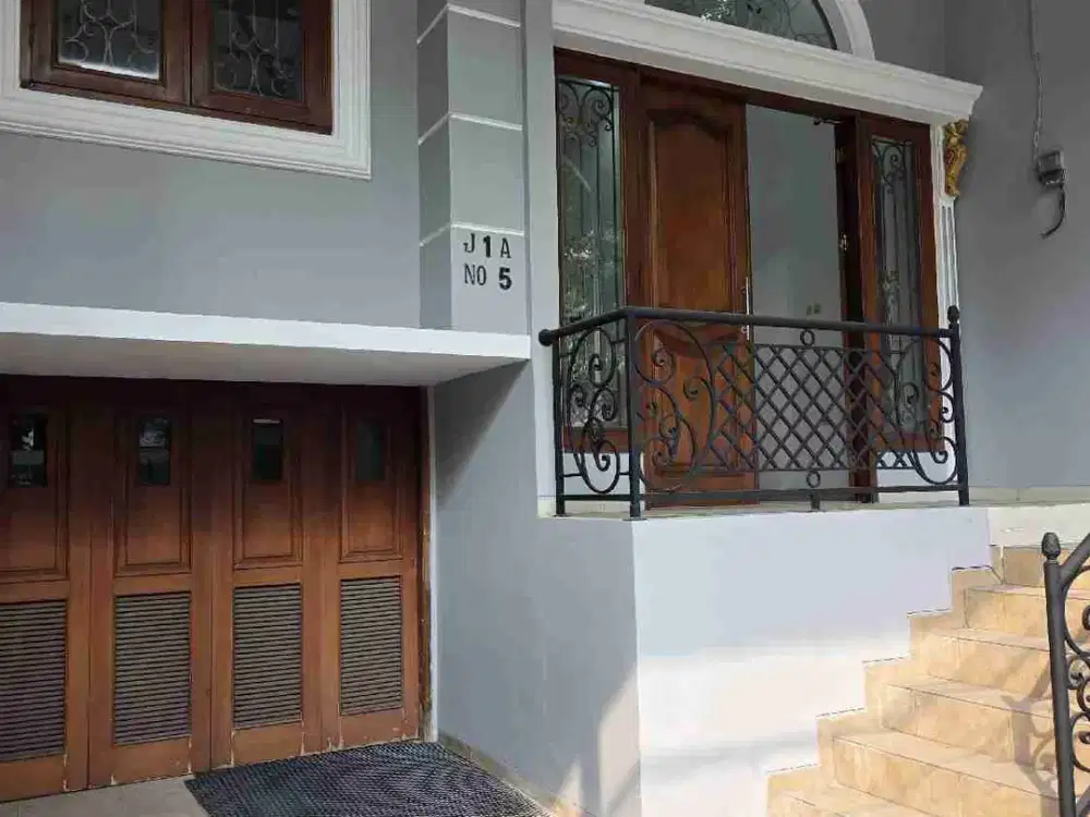 disewakan rumah di sunter bagus 3 lantai