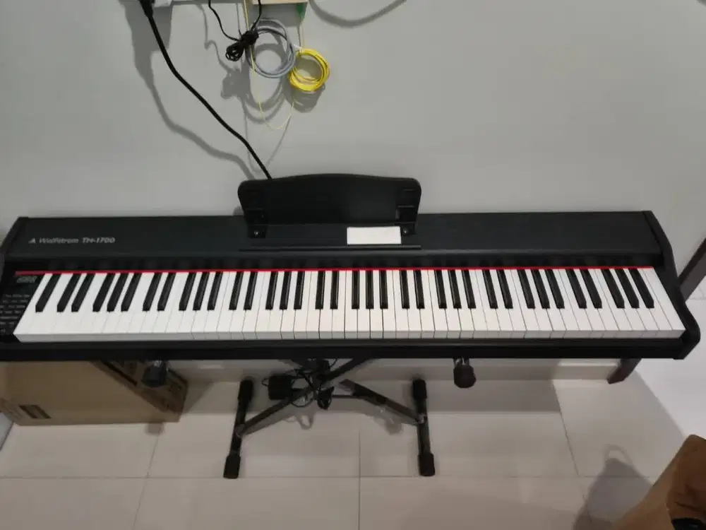 Piano Digital Wolfstrom TH-1700 kondisi bekas pemakaian pribadi