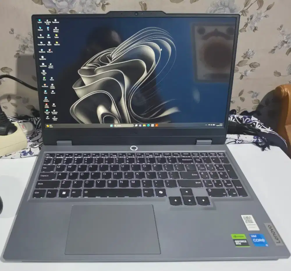 Lenovo LOQ 15IRX9 RTX4050 | RAM 32GB | SSD 2.5TB