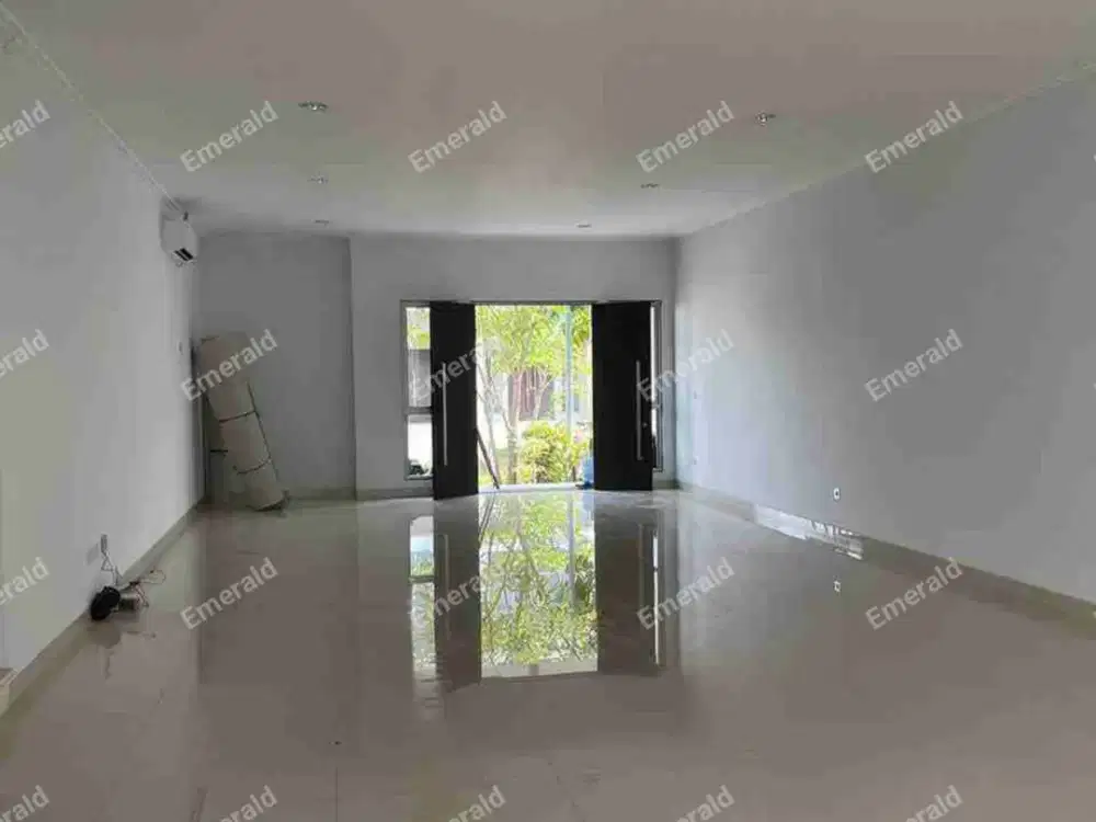 Rumah Mewah Kondisi Cantik di Area Prestige Golf Island PIK