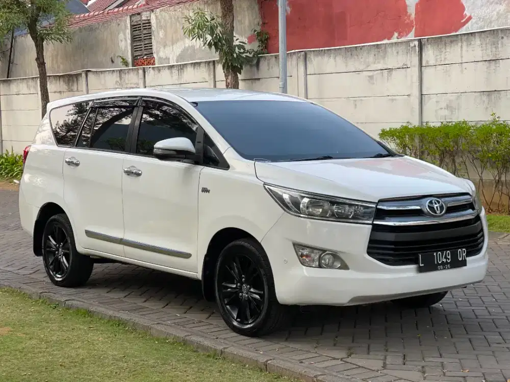 Innova V bensin matic