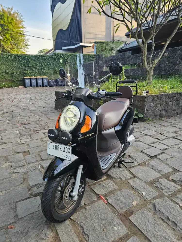 Scoopy prestige 2022 Istimewa