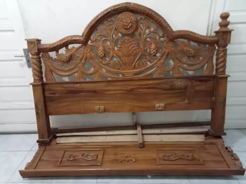 Dipan Ukir Kayu Jati