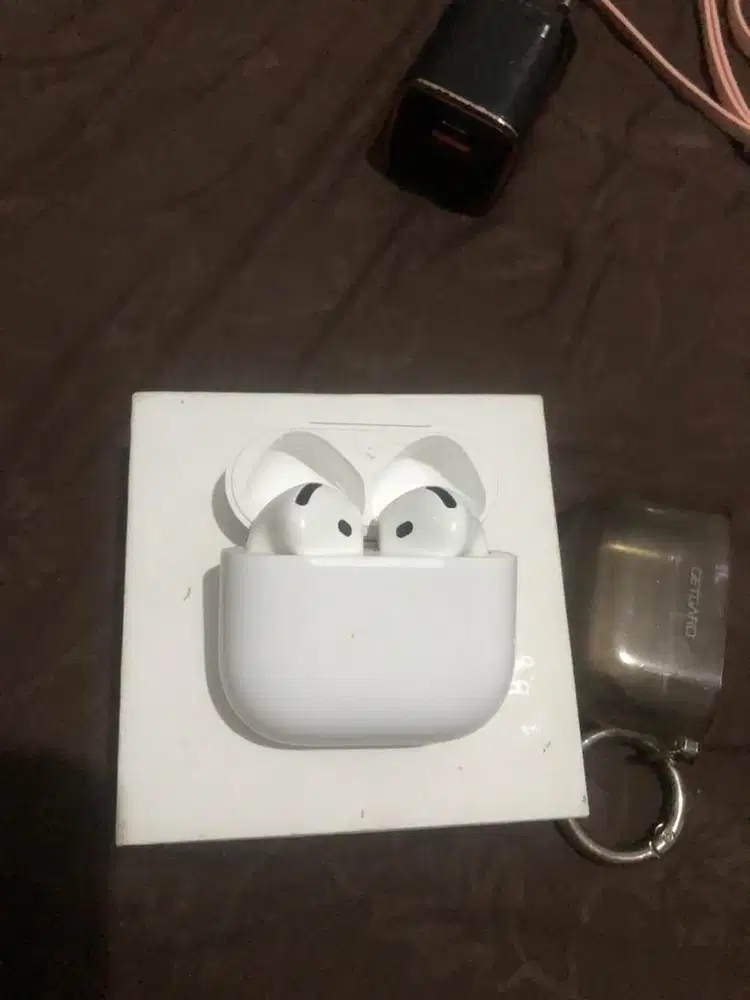 Apple AirPods 4