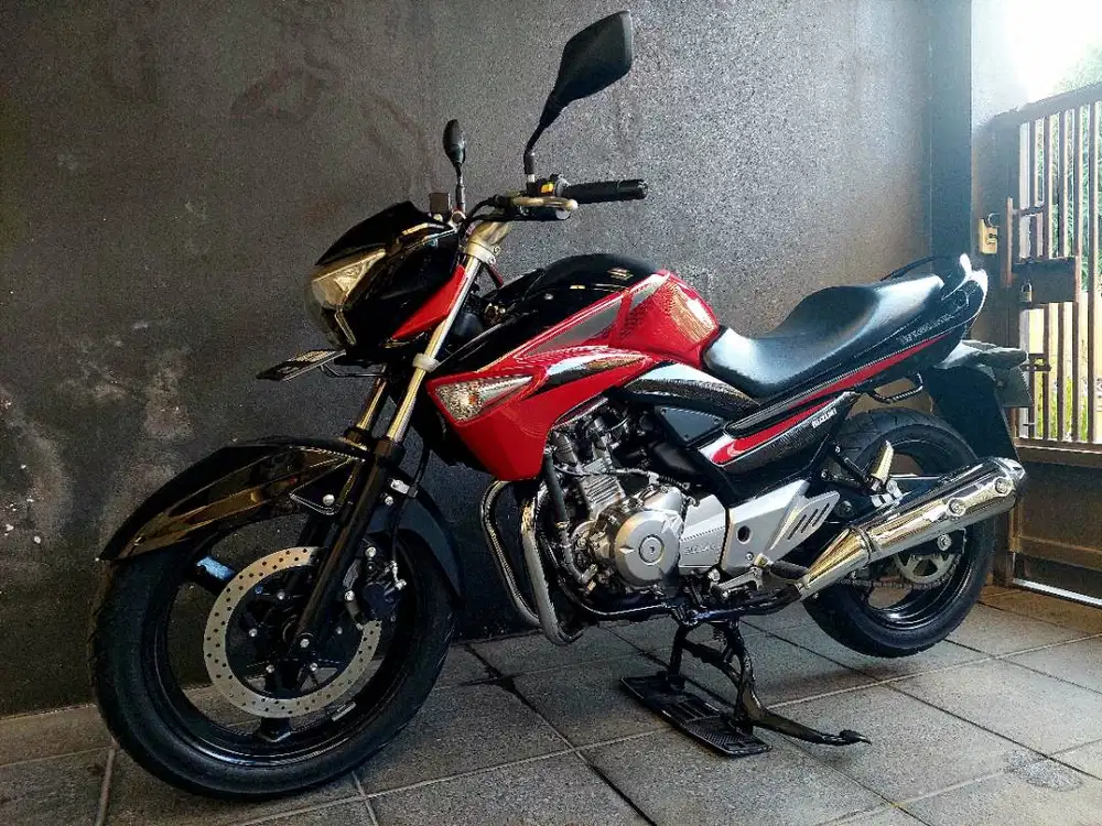 Suzuki Inazuma 250cc Suzuki GW 250