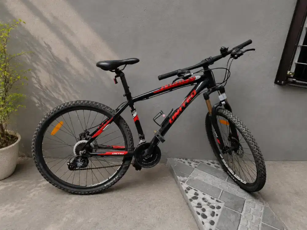 Dijual Speda Montain Bike Merk United
Harga 1 Juta, nego tipis