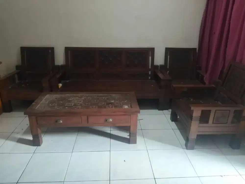 1 SET KURSI TAMU JATI (3+1+1+1+Meja)