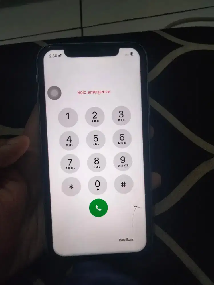 iPhone xr 128gb passcode layar retak 2 helai