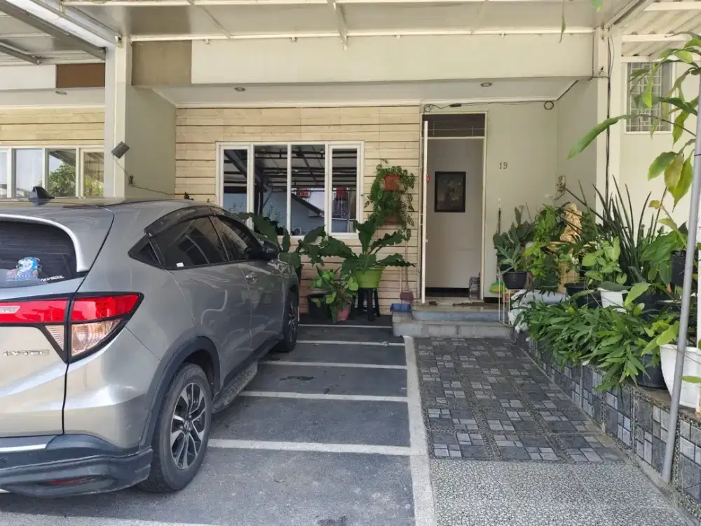 Rumah 2 Lantai Sommerville Taman Kopo Indah V Bandung